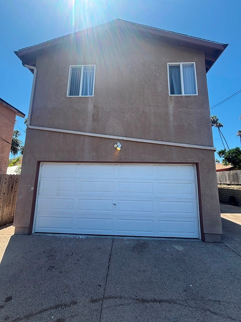 Building Photo - 4520 Cimarron St
