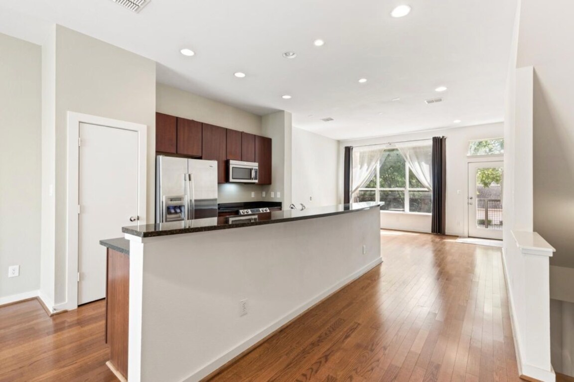 Building Photo - 3800 Holland Ave