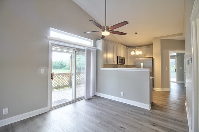 Building Photo - 13905 S Oakdale Ct