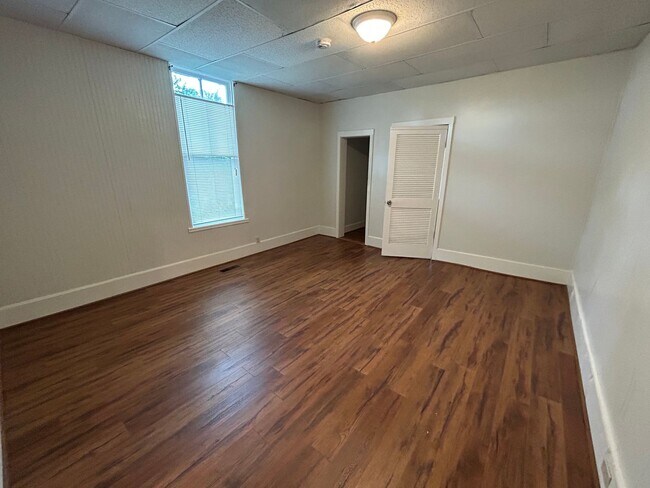 Building Photo - 4/3 House in North Rome- $1,550