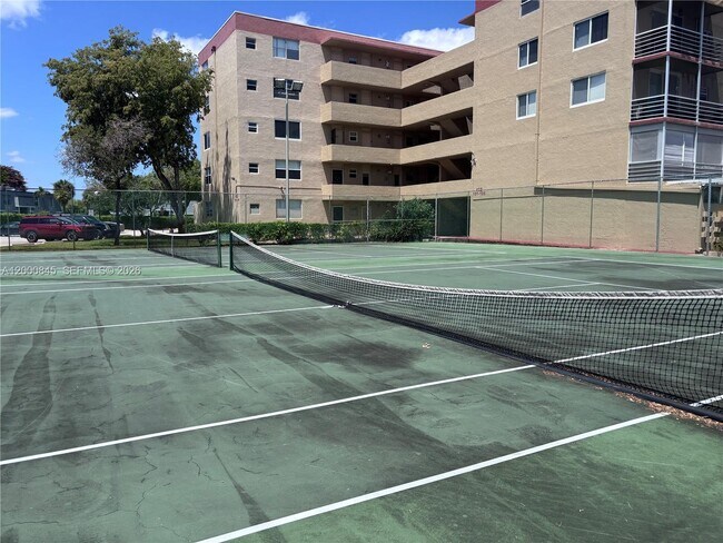 Building Photo - 403 NW 68th Ave