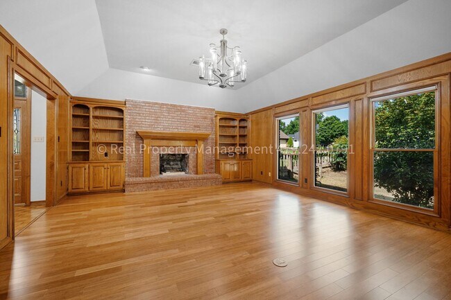Building Photo - 2300 Brigadoon Dr