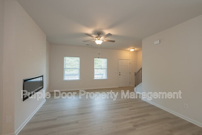 Building Photo - 1672 Eagle Dr