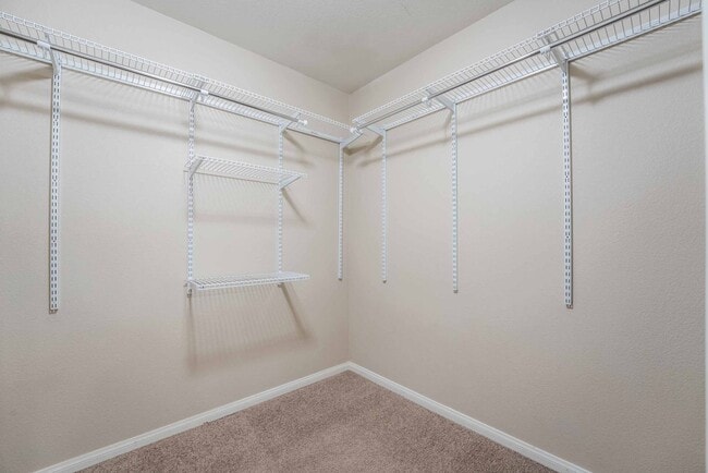 Building Photo - Stylish 3-Bedroom Home with Loft & Upgraded Kitchen!