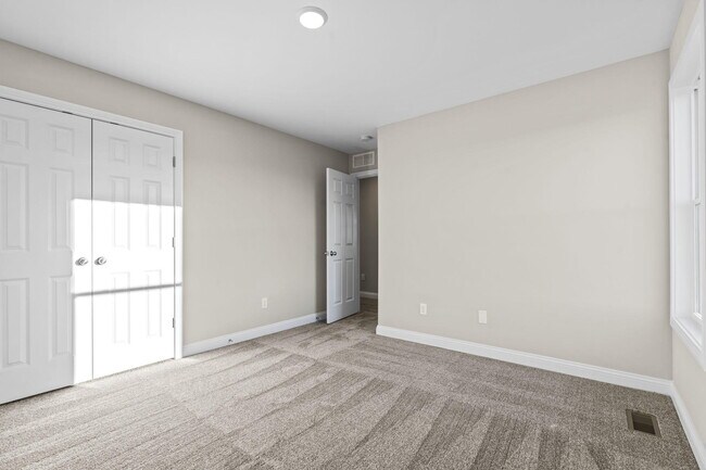 Building Photo - 824 Copley Pointe Dr