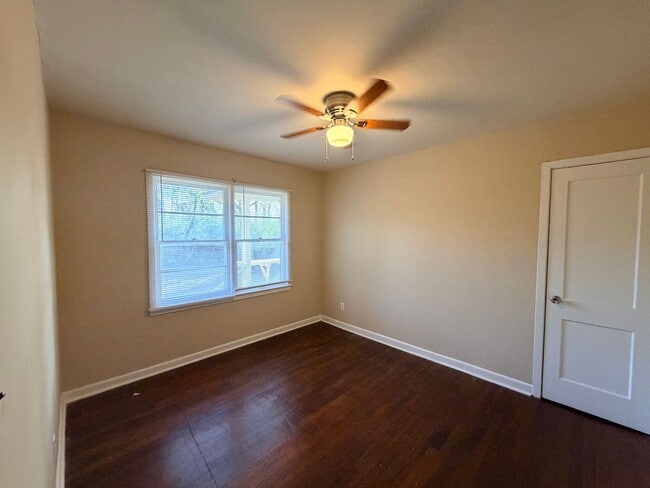 Building Photo - Studio Home in Valdoasta