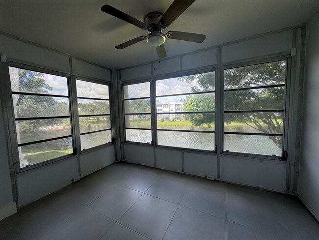 Building Photo - 9235 Lagoon Pl