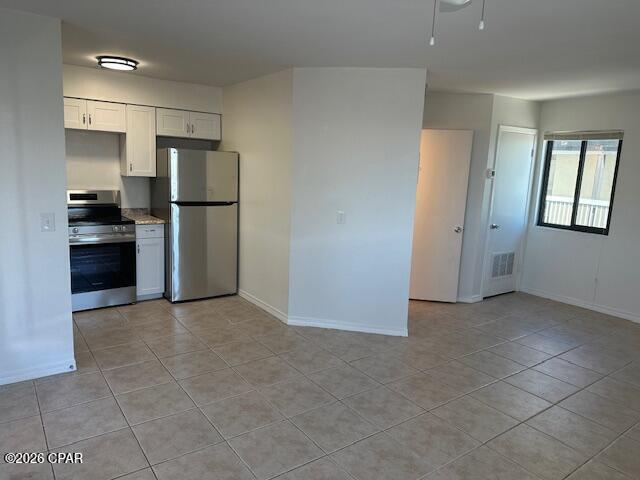 Building Photo - 4114 Holiday Dr
