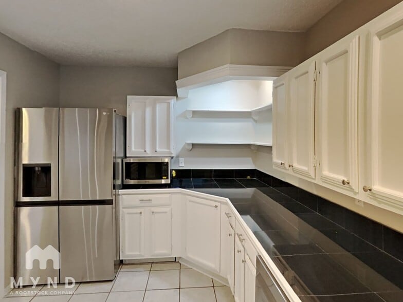 Building Photo - 9150 Park Trail