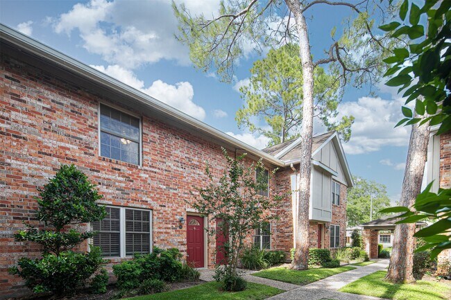 Building Photo - 515 Tallowood Rd