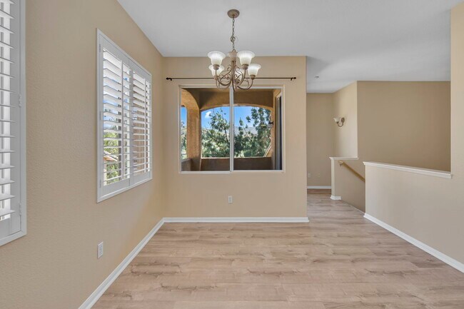 Building Photo - 3183 Dehesa Rd
