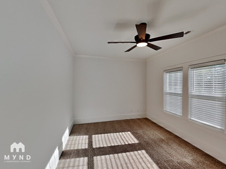 Building Photo - 1837 Umstead St