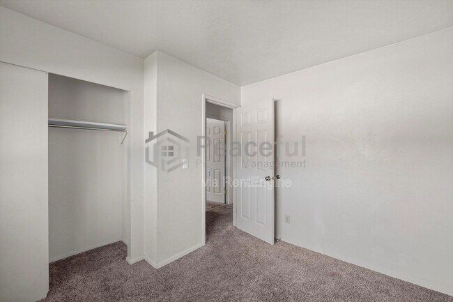 Building Photo - 1425 Mandalay Rd W