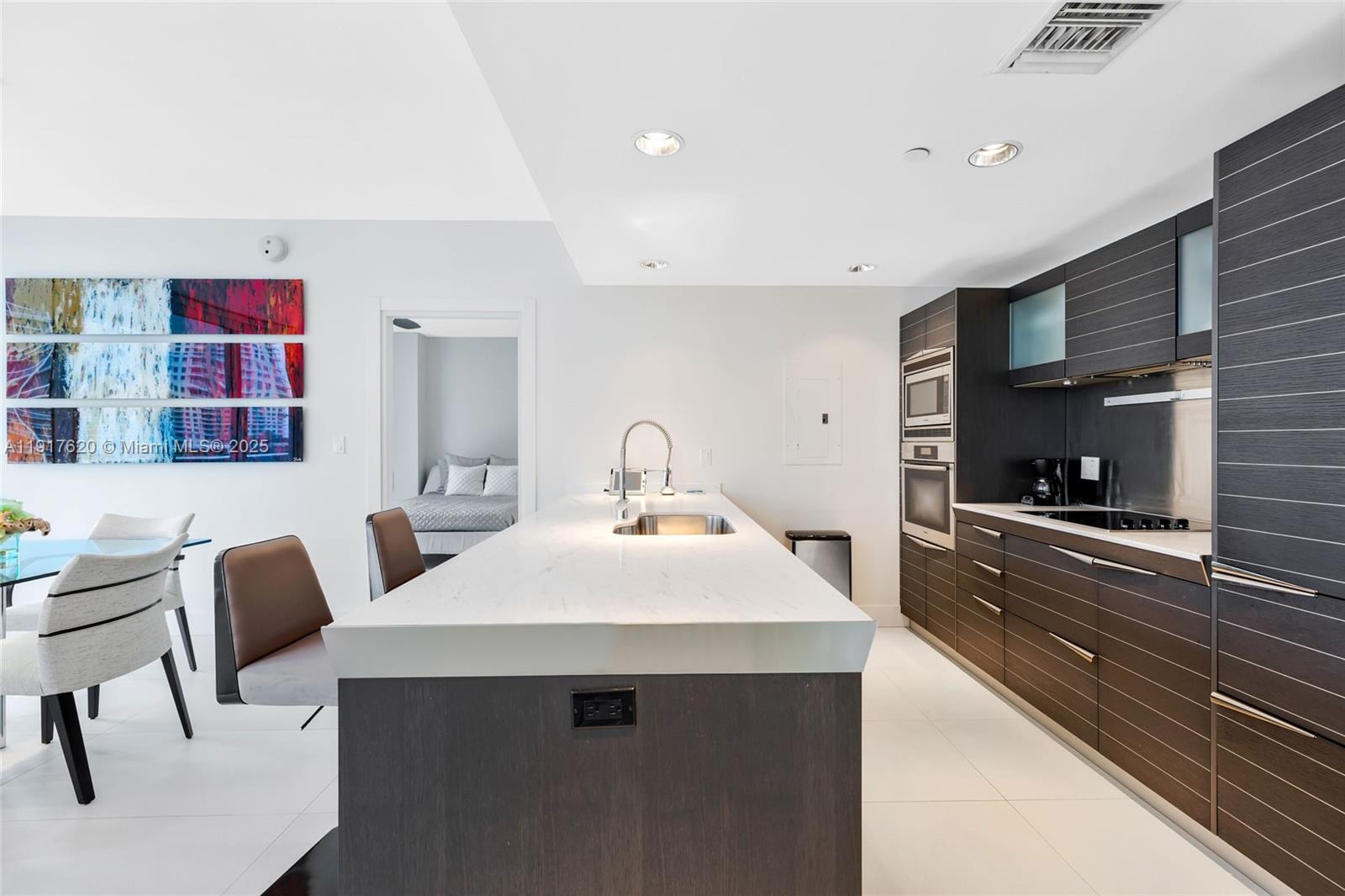 Building Photo - 200 Biscayne Boulevard Way