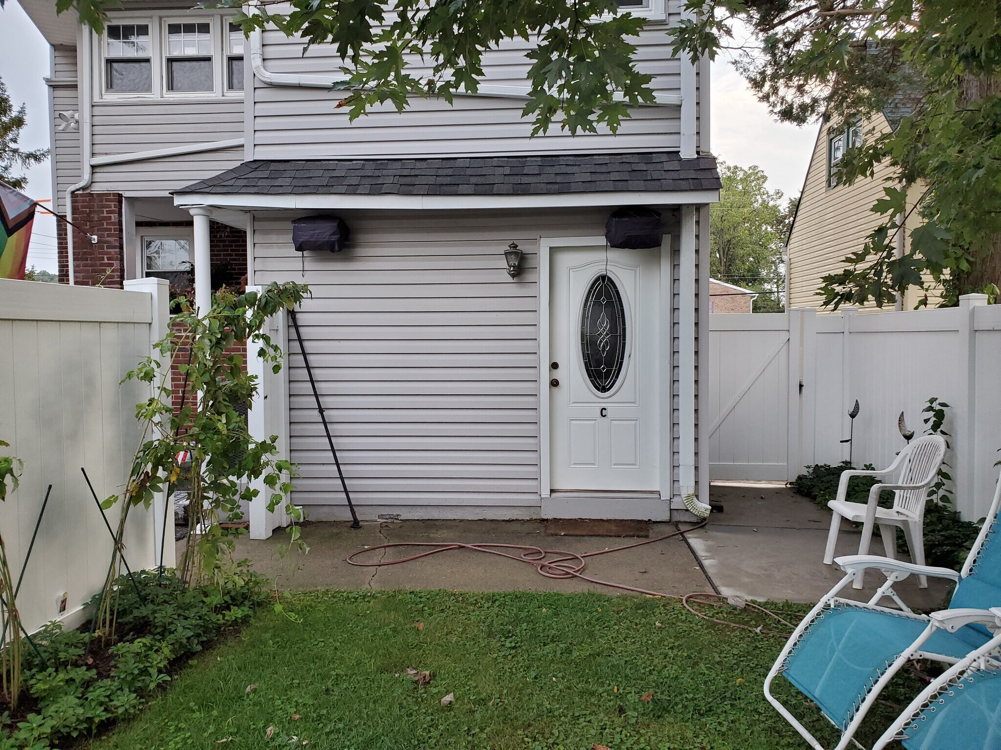 Building Photo - 2411 Patane Ave