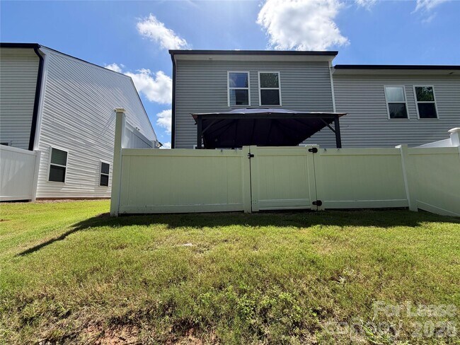 Building Photo - 12029 Basking Dr