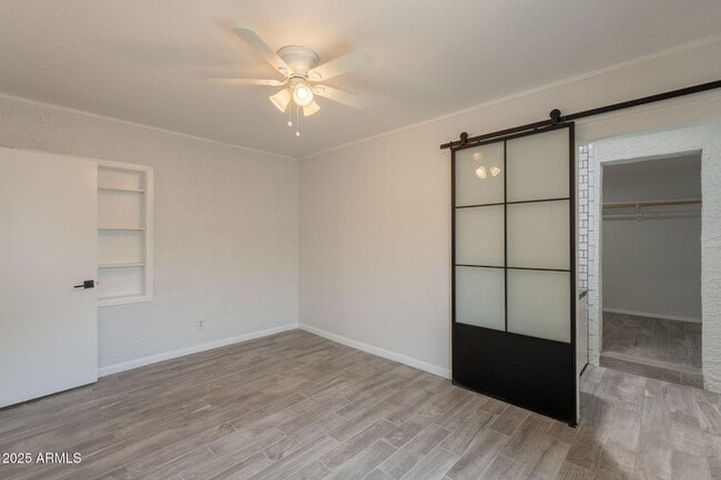 Building Photo - 1116 E Fern Dr N