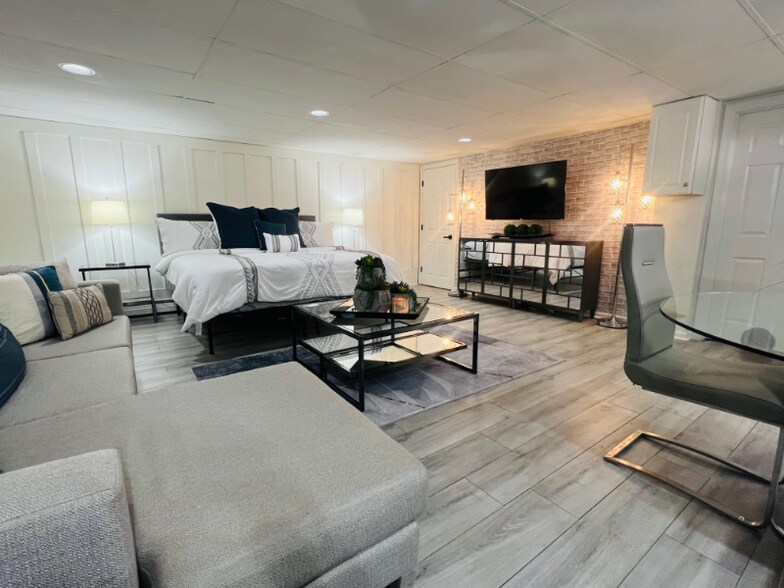 Building Photo - 3 Louwine Way