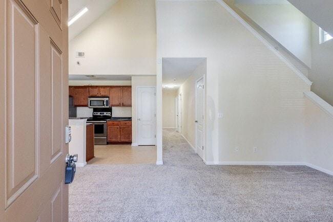Building Photo - Unique 4BR Home with Private Upstairs Suite & Kitchenette in Georgetown