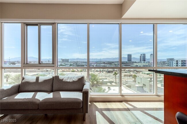 Building Photo - 4575 Dean Martin Dr