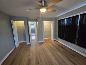 Building Photo - 7011 S East End Ave