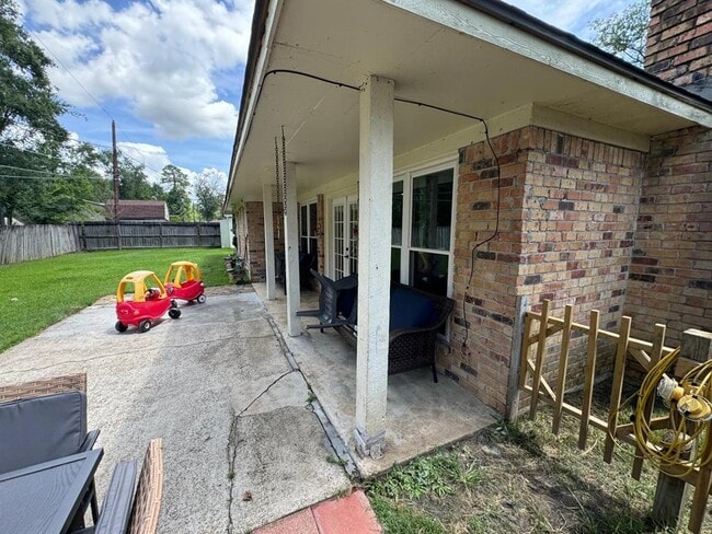 Building Photo - 5019 Timber Ridge St