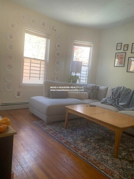 Primary Photo - 32 Fisher Ave