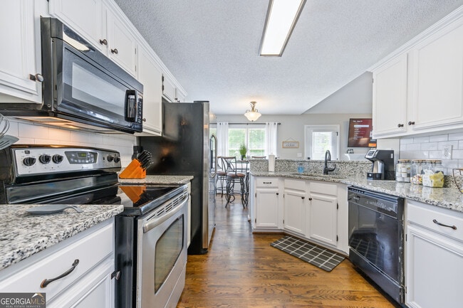 Building Photo - 13 Windfield Dr