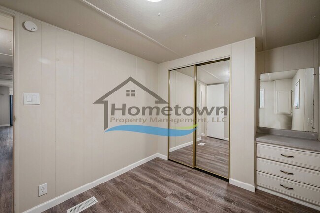 Building Photo - Very Nice 2 Bed 1 Bath Single Wide Mobile in Downtown Hayden!