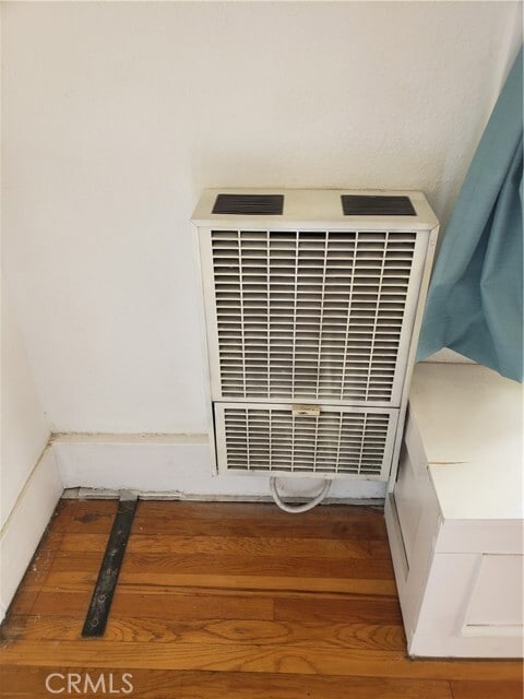 Building Photo - 323 W 4th St