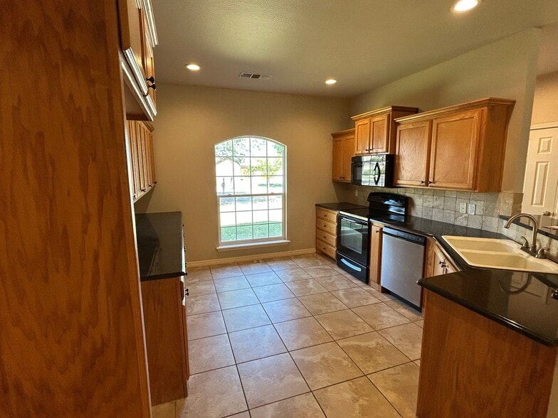 Building Photo - 6111 Mercy Ct
