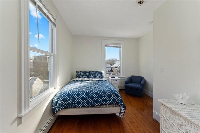 Building Photo - 15 W Narragansett Ave