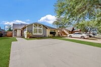 Building Photo - Spacious 2-Bedroom + Study Home in Hockley – Move-In Ready!