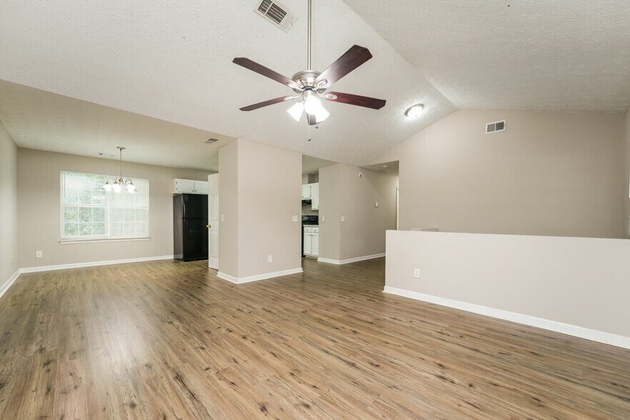 Building Photo - 3123 Chapperal Dr