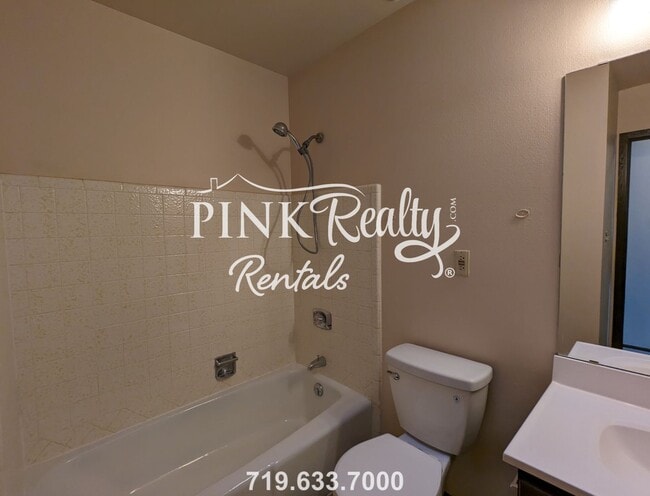 Building Photo - 4025 Cantrell Dr