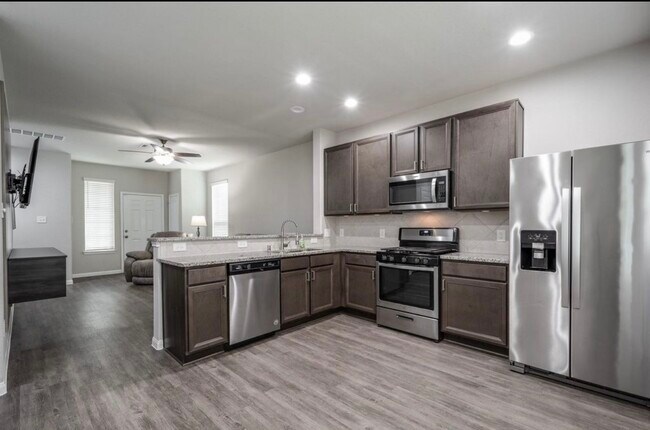 Building Photo - 17542 Holroyd Rd