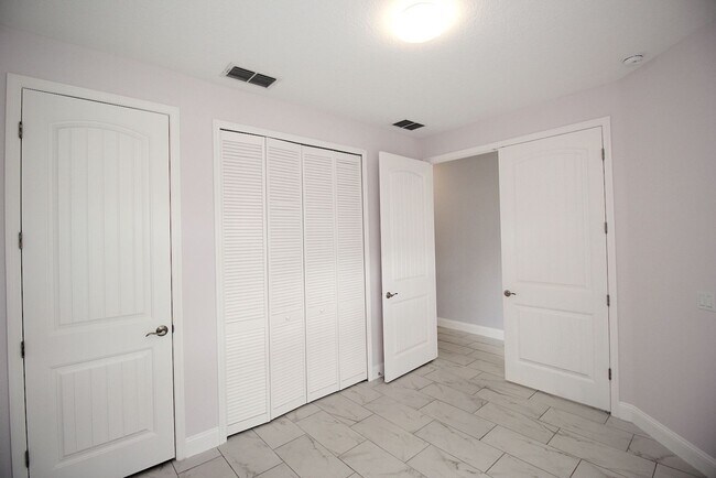 Building Photo - Luxury 4 Bed 2 Bath Townhome in Cypress Kn...