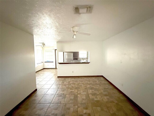 Building Photo - 7130 Kings Dr