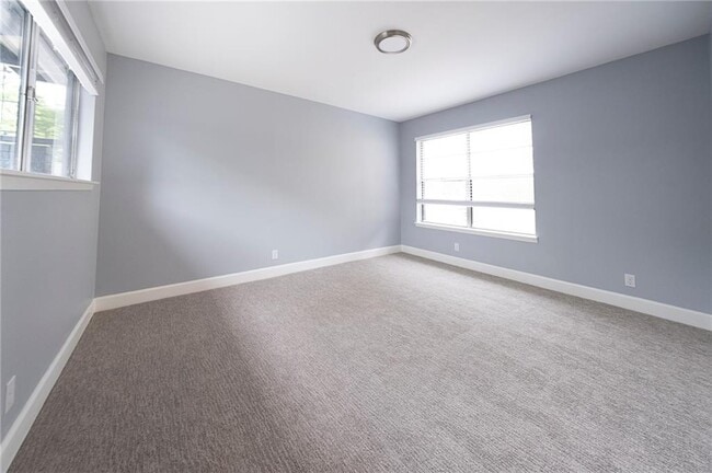 Building Photo - 2406 Glen Springs Way