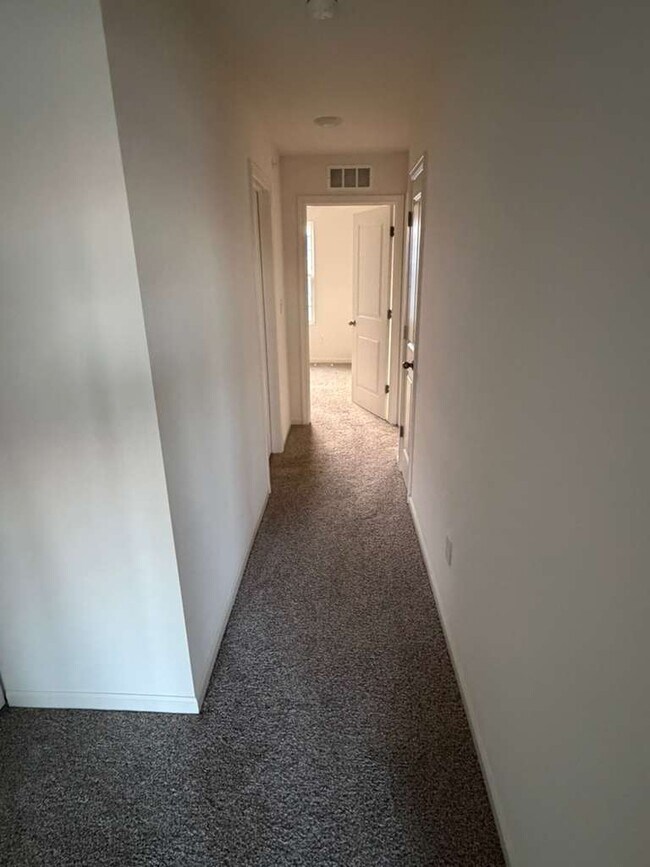 Building Photo - 2016 Yellowstone Blvd