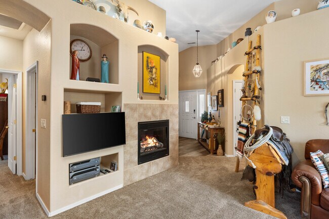 Building Photo - 5529 N Bremont Ct