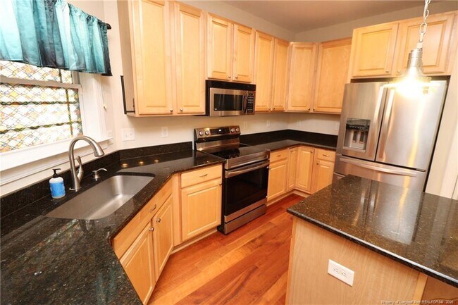 Building Photo - 214 Sylvia Ln