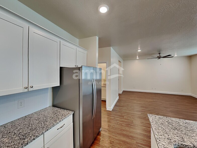 Building Photo - 1176 Wagon Way