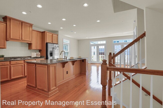 Building Photo - 4 br, 3.5 bath House - 8642 Westford Road