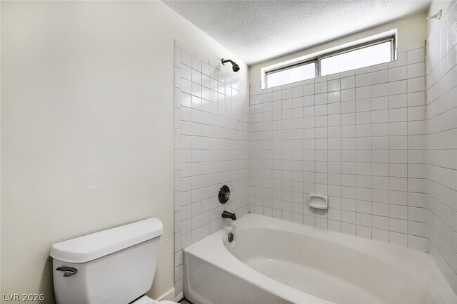 Building Photo - 2709 Camphor Tree St