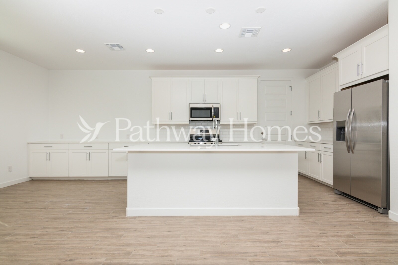 Building Photo - 9915 E Tiburon Ave