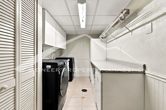 Building Photo - 648 Buchanan Ln