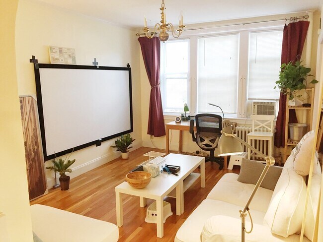 Building Photo - 10 Jamaicaway-