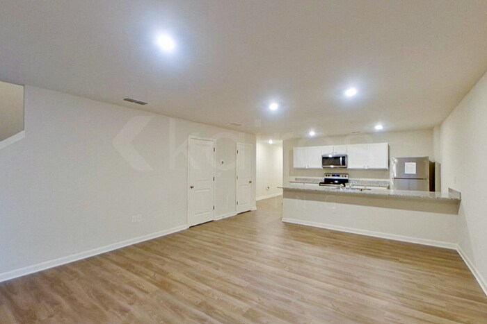 Building Photo - 320 Ironwood Ct