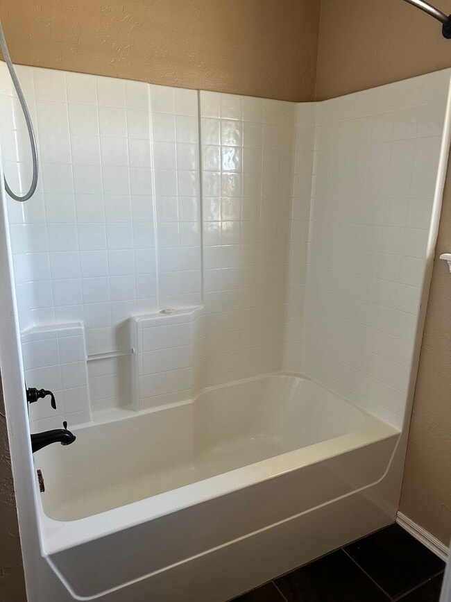 Building Photo - Beautiful home located in the Waterstone area! NO PETS!